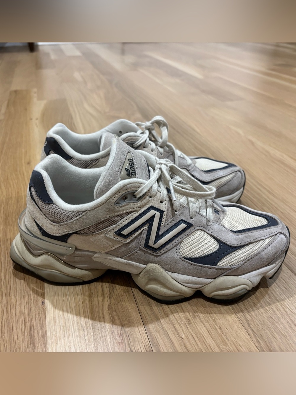 New Balance Men's Sneakers in Light Gray and Navy Accents